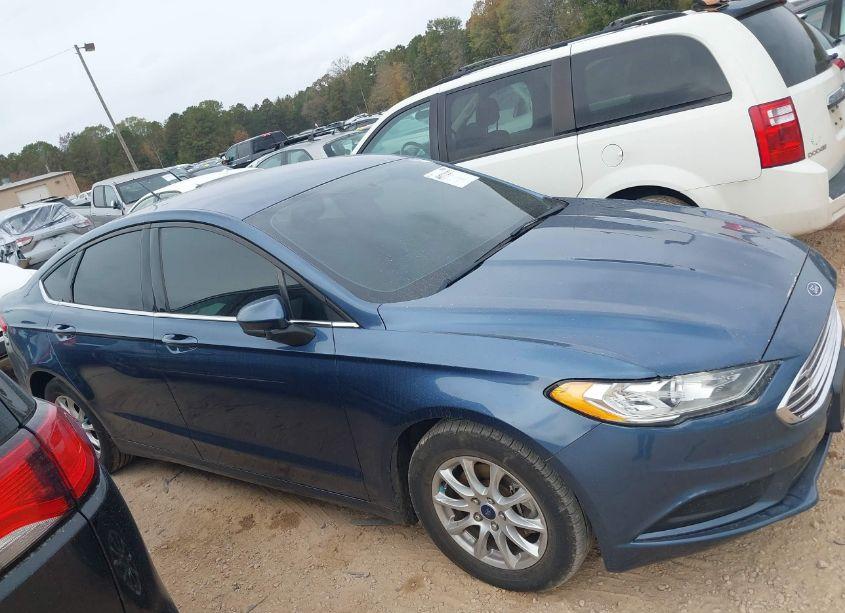Photo 13 of 2018 Ford Fusion S (VIN 3FA6P0G78JR265538)