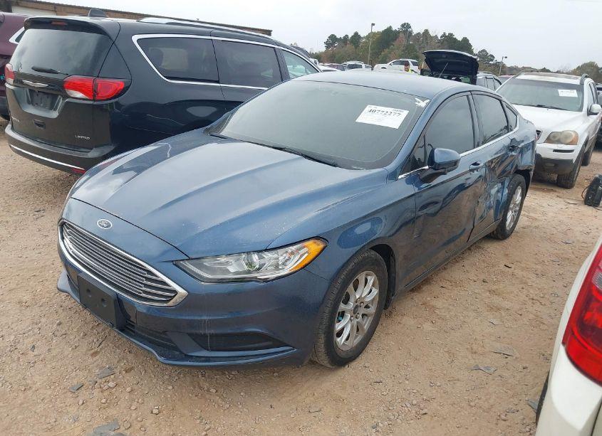 Photo 2 of 2018 Ford Fusion S (VIN 3FA6P0G78JR265538)
