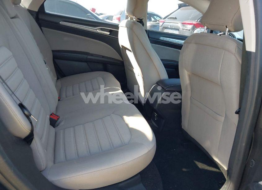 Photo 8 of 2018 Ford Fusion S (VIN 3FA6P0G78JR273378)