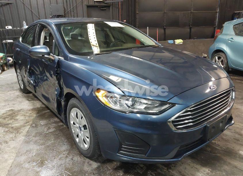 2019 Ford Fusion S (VIN 3FA6P0G78KR244660) main photo