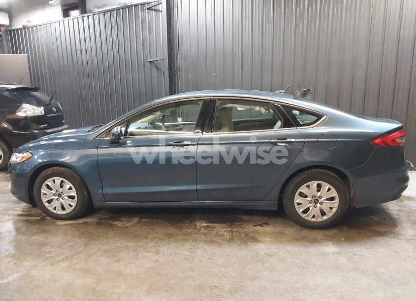 Photo 14 of 2019 Ford Fusion S (VIN 3FA6P0G78KR244660)