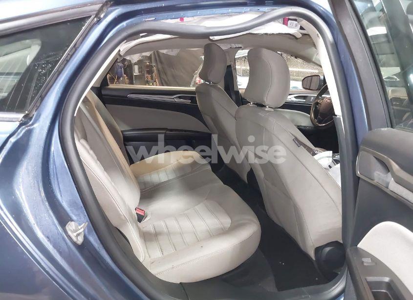 Photo 8 of 2019 Ford Fusion S (VIN 3FA6P0G78KR244660)