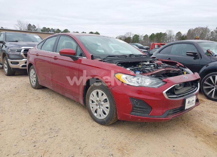 2019 Ford Fusion S (VIN 3FA6P0G78KR249535) main photo