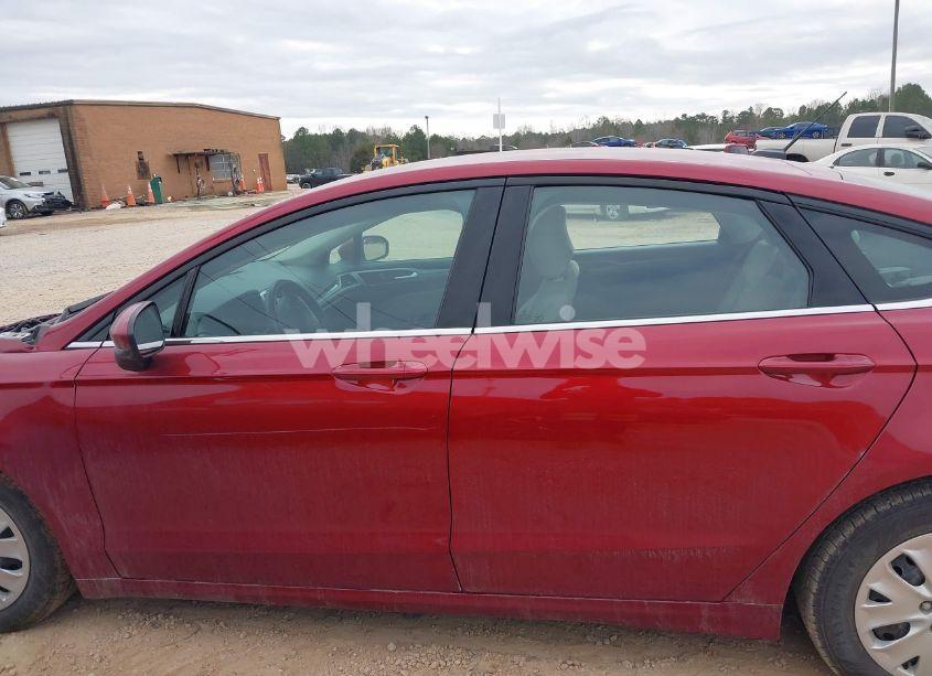 Photo 14 of 2019 Ford Fusion S (VIN 3FA6P0G78KR249535)