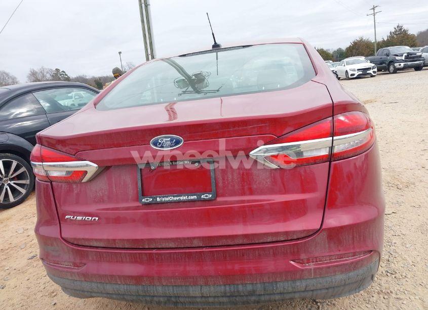Photo 16 of 2019 Ford Fusion S (VIN 3FA6P0G78KR249535)