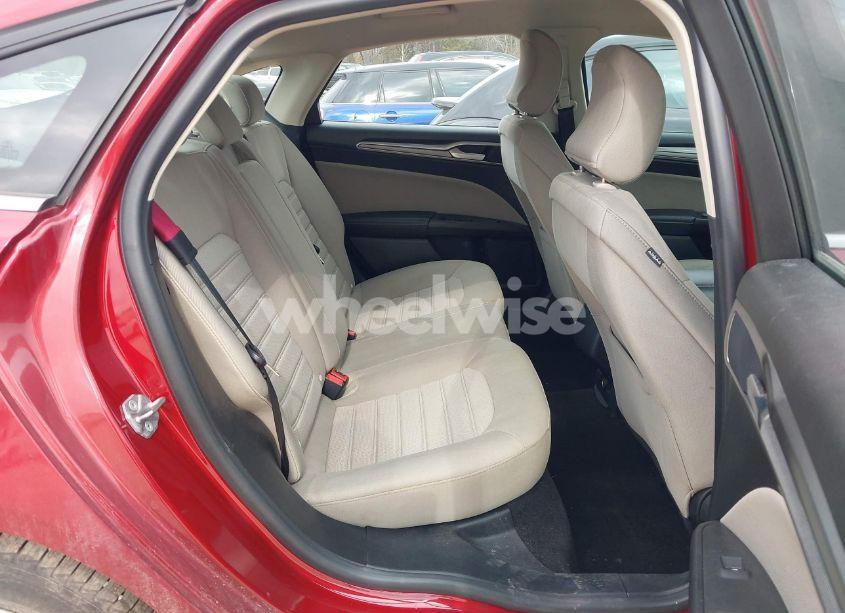 Photo 8 of 2019 Ford Fusion S (VIN 3FA6P0G78KR249535)