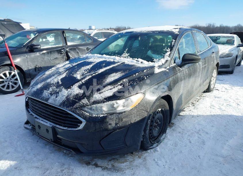 Photo 2 of 2020 Ford Fusion S (VIN 3FA6P0G78LR163546)