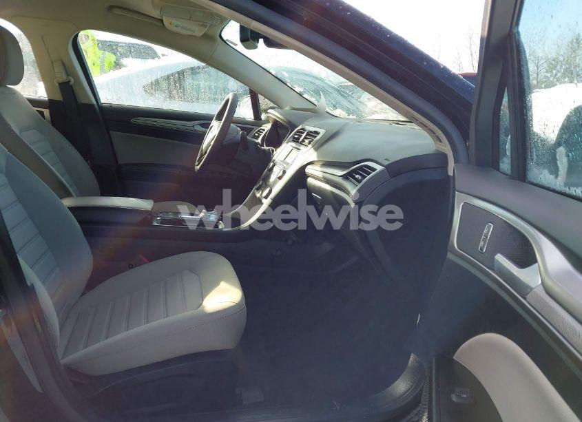 Photo 5 of 2020 Ford Fusion S (VIN 3FA6P0G78LR163546)