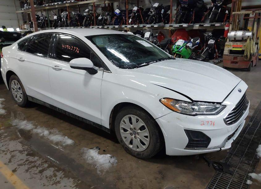 2020 Ford Fusion S (VIN 3FA6P0G78LR215791) main photo