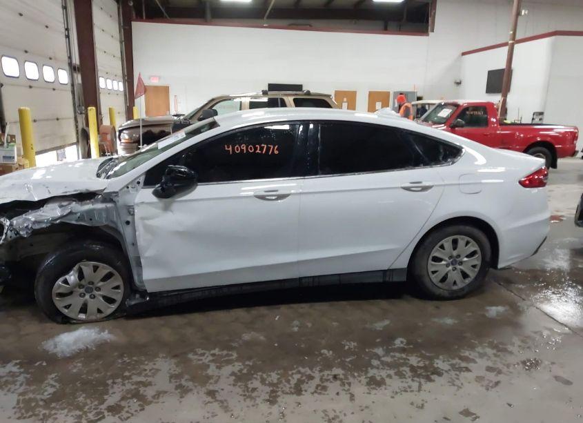 Photo 13 of 2020 Ford Fusion S (VIN 3FA6P0G78LR215791)
