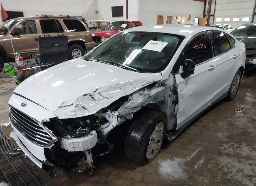 Photo 2 of 2020 Ford Fusion S (VIN 3FA6P0G78LR215791)