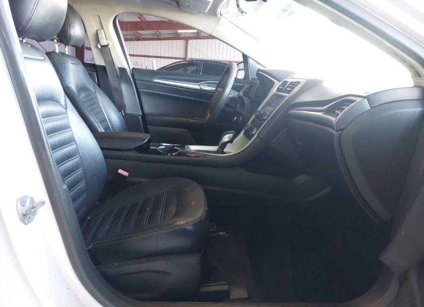 Photo 5 of 2014 Ford Fusion S (VIN 3FA6P0G79ER158858)