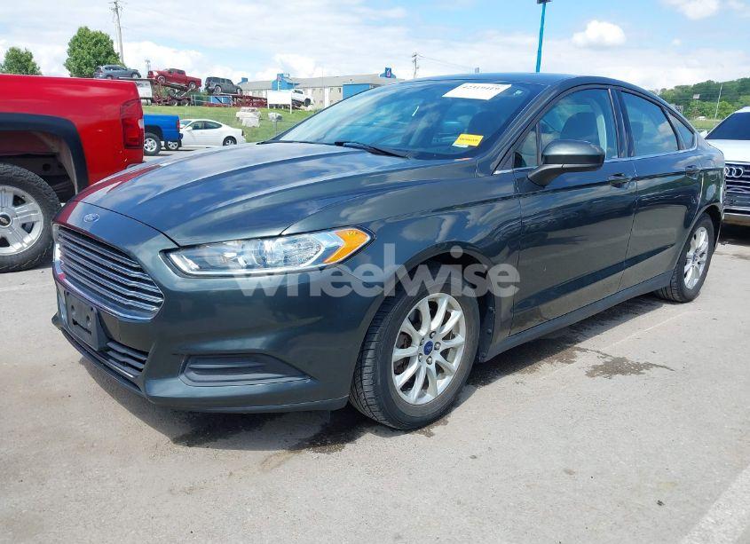 Photo 2 of 2015 Ford Fusion S (VIN 3FA6P0G79FR104574)