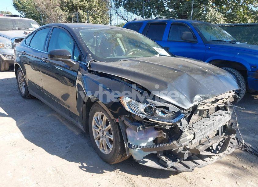 2015 Ford Fusion S (VIN 3FA6P0G79FR206599) main photo