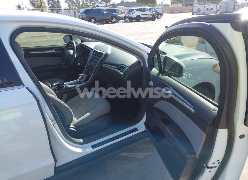 Photo 5 of 2016 Ford Fusion S (VIN 3FA6P0G79GR157809)