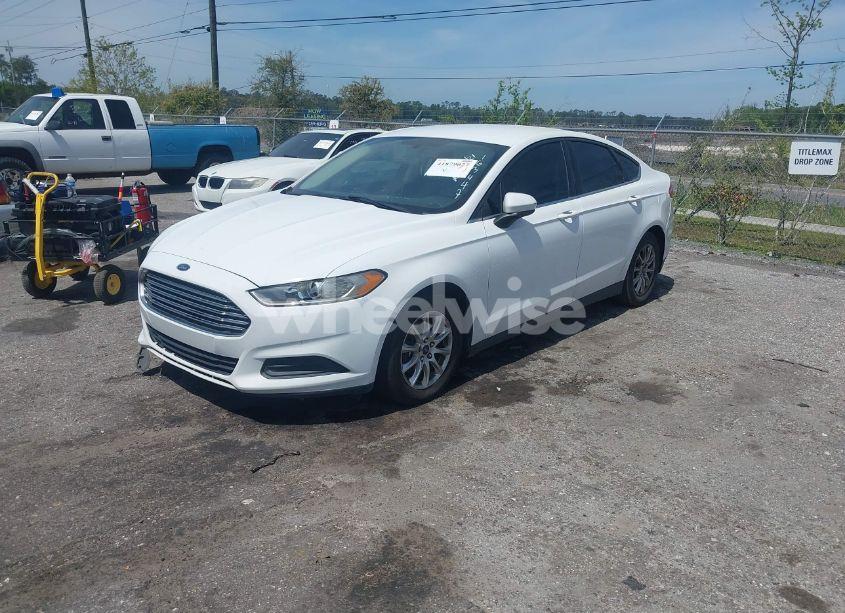Photo 2 of 2016 Ford Fusion S (VIN 3FA6P0G79GR163447)