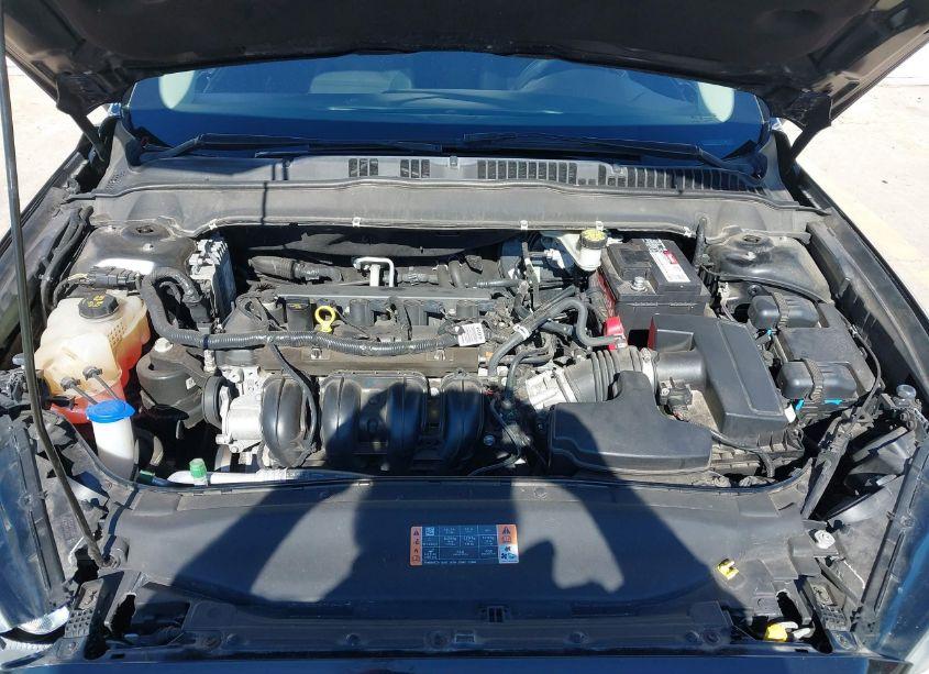 Photo 10 of 2018 Ford Fusion S (VIN 3FA6P0G79JR113557)