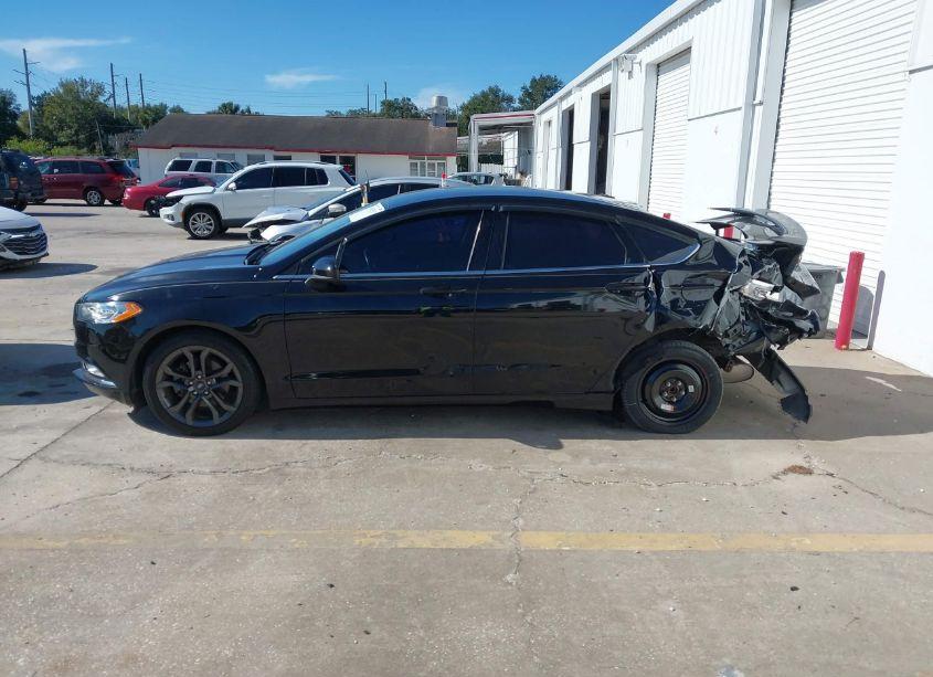 Photo 14 of 2018 Ford Fusion S (VIN 3FA6P0G79JR113557)