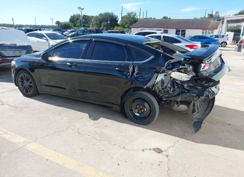 Photo 3 of 2018 Ford Fusion S (VIN 3FA6P0G79JR113557)