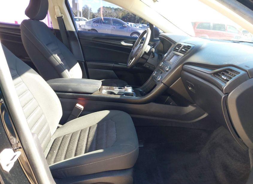 Photo 5 of 2018 Ford Fusion S (VIN 3FA6P0G79JR113557)