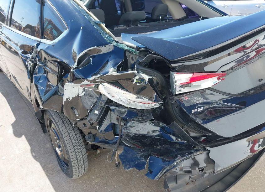 Photo 6 of 2018 Ford Fusion S (VIN 3FA6P0G79JR113557)