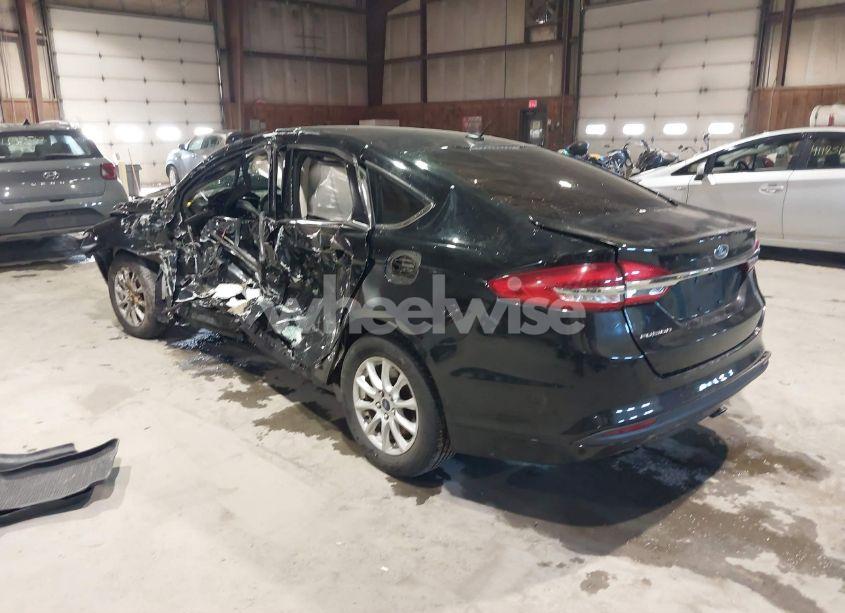 Photo 3 of 2018 Ford Fusion S (VIN 3FA6P0G79JR125577)