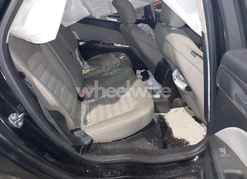 Photo 8 of 2018 Ford Fusion S (VIN 3FA6P0G79JR125577)