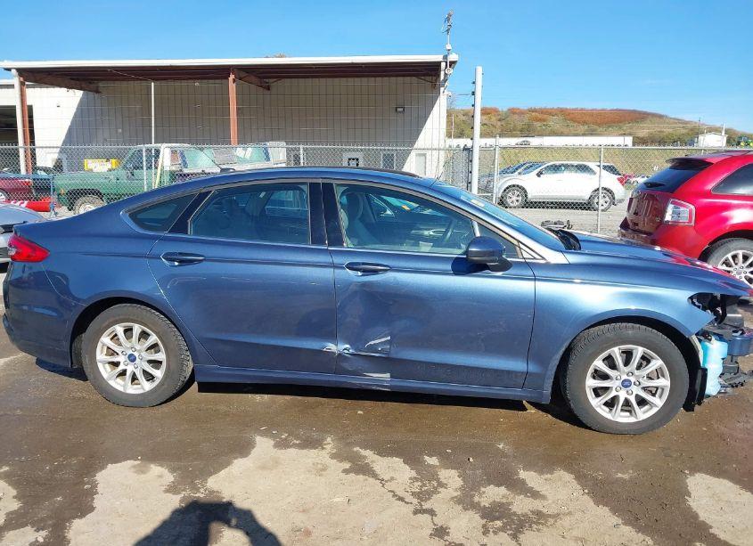 Photo 14 of 2018 Ford Fusion S (VIN 3FA6P0G79JR144517)