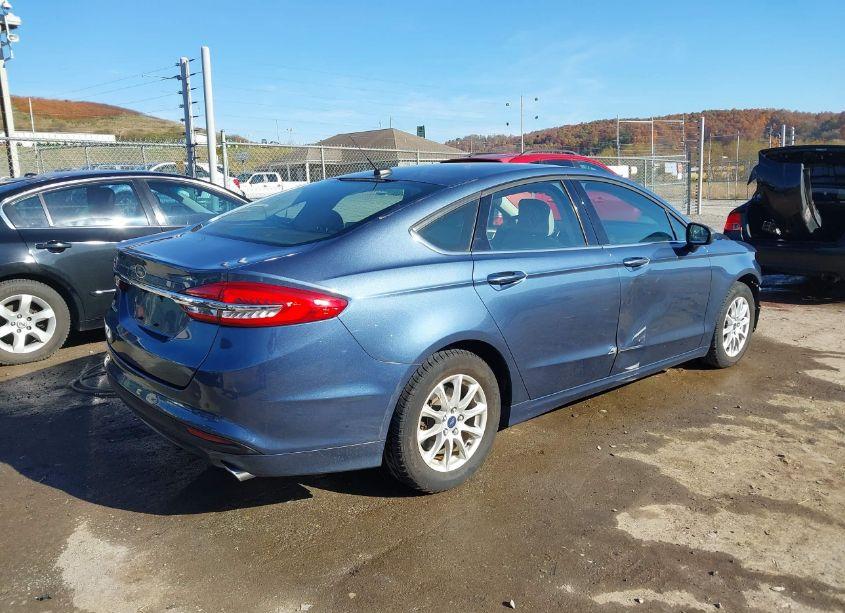 Photo 4 of 2018 Ford Fusion S (VIN 3FA6P0G79JR144517)
