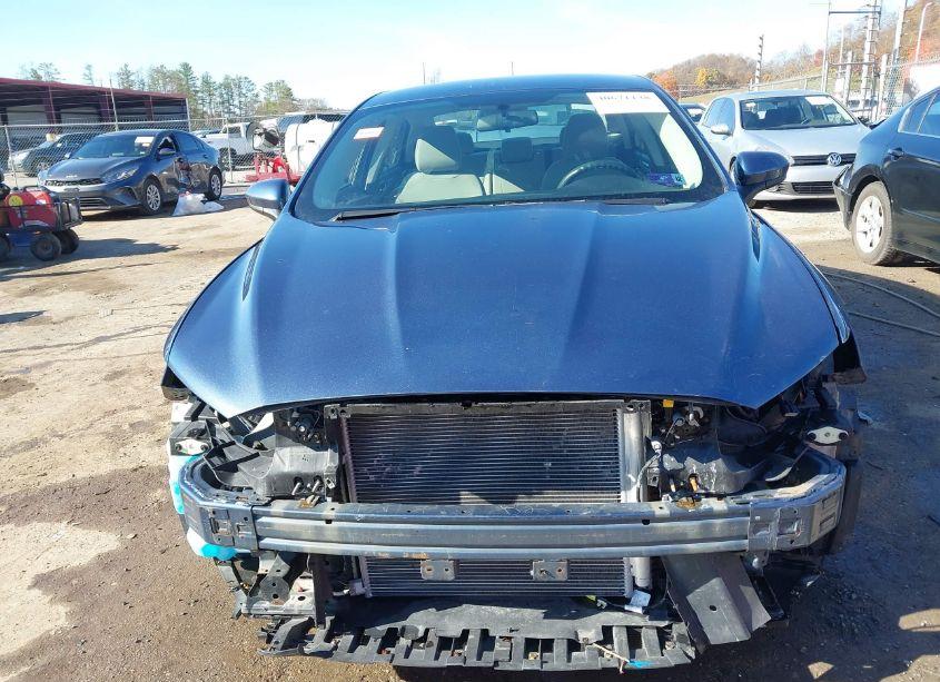 Photo 6 of 2018 Ford Fusion S (VIN 3FA6P0G79JR144517)