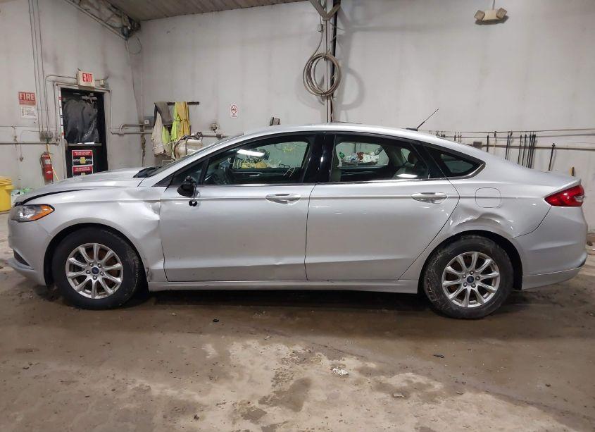 Photo 14 of 2018 Ford Fusion S (VIN 3FA6P0G79JR194379)