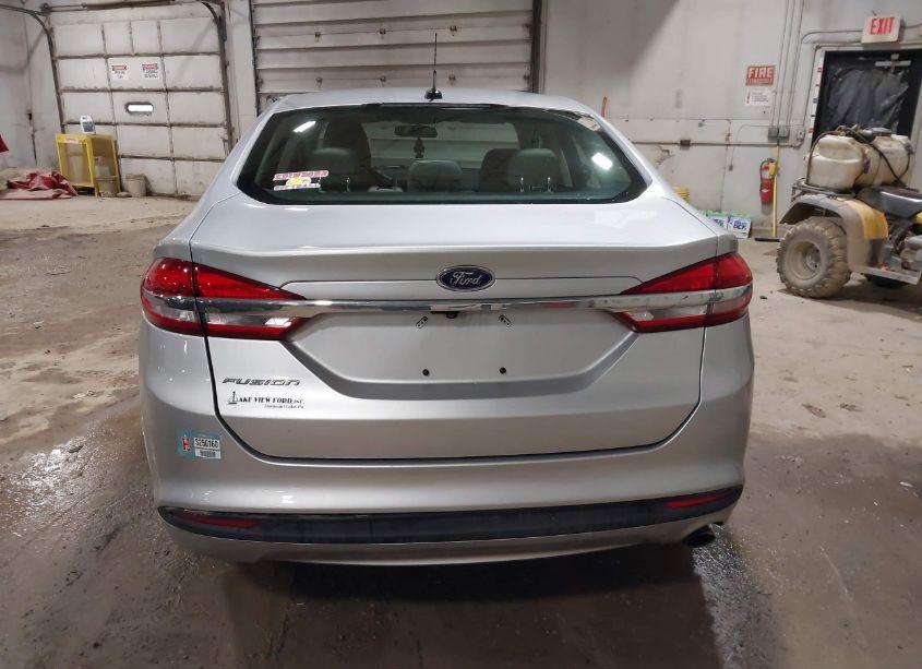 Photo 16 of 2018 Ford Fusion S (VIN 3FA6P0G79JR194379)