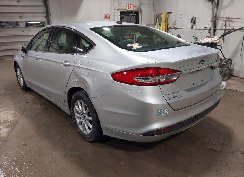 Photo 3 of 2018 Ford Fusion S (VIN 3FA6P0G79JR194379)