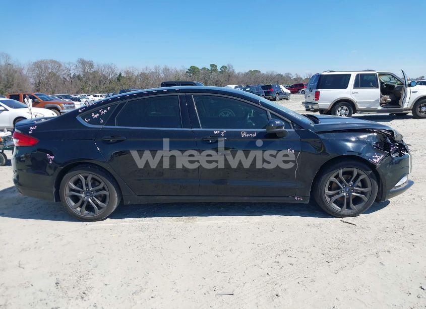 Photo 13 of 2018 Ford Fusion S (VIN 3FA6P0G79JR200276)