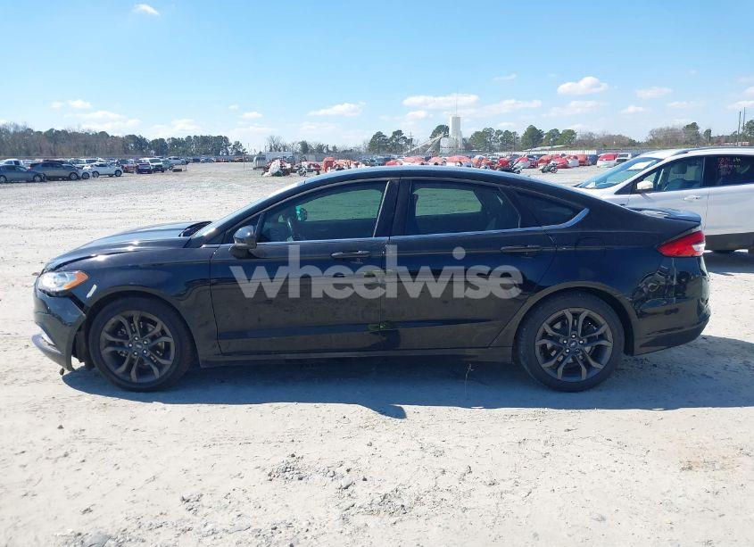 Photo 14 of 2018 Ford Fusion S (VIN 3FA6P0G79JR200276)