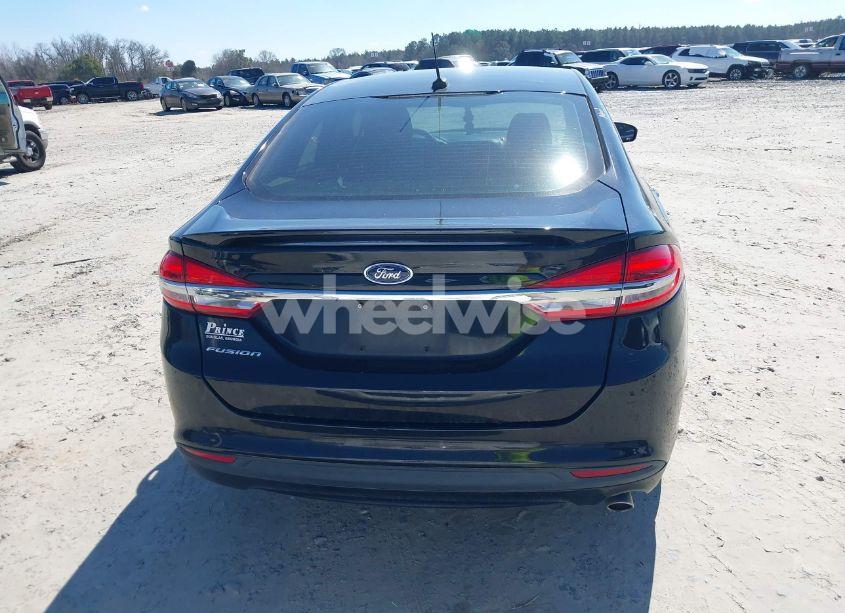 Photo 16 of 2018 Ford Fusion S (VIN 3FA6P0G79JR200276)