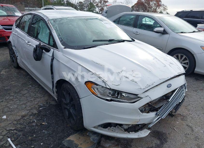 2018 Ford Fusion S (VIN 3FA6P0G79JR216817) main photo