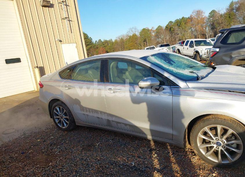 Photo 13 of 2019 Ford Fusion S (VIN 3FA6P0G79KR275402)