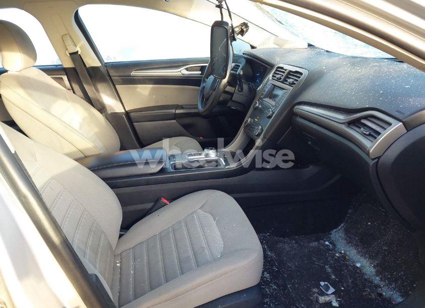 Photo 5 of 2019 Ford Fusion S (VIN 3FA6P0G79KR275402)