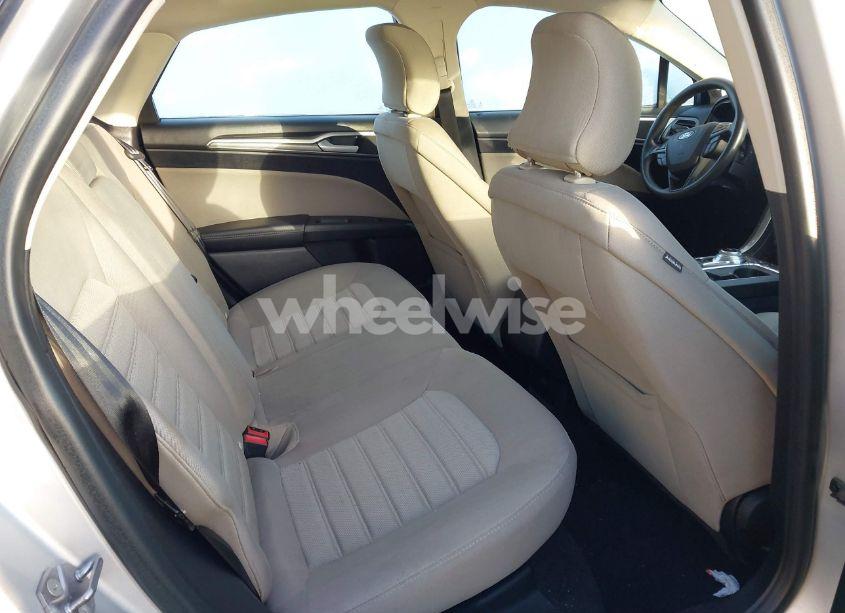 Photo 8 of 2019 Ford Fusion S (VIN 3FA6P0G79KR275402)