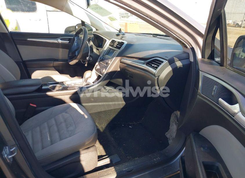 Photo 5 of 2013 Ford Fusion S (VIN 3FA6P0G7XDR110462)