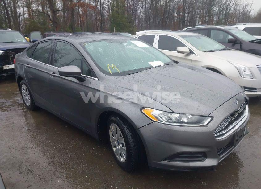 2013 Ford Fusion S (VIN 3FA6P0G7XDR117234) main photo