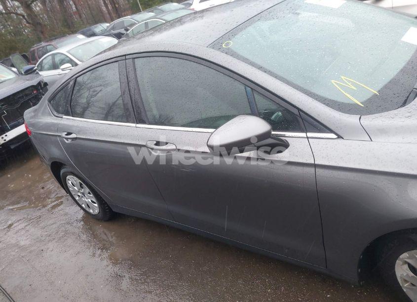 Photo 13 of 2013 Ford Fusion S (VIN 3FA6P0G7XDR117234)