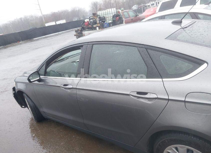 Photo 14 of 2013 Ford Fusion S (VIN 3FA6P0G7XDR117234)