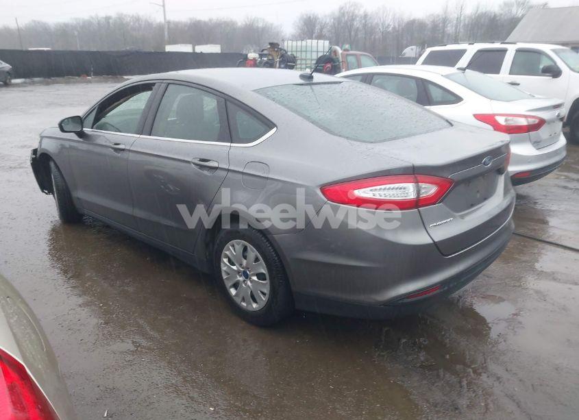 Photo 3 of 2013 Ford Fusion S (VIN 3FA6P0G7XDR117234)