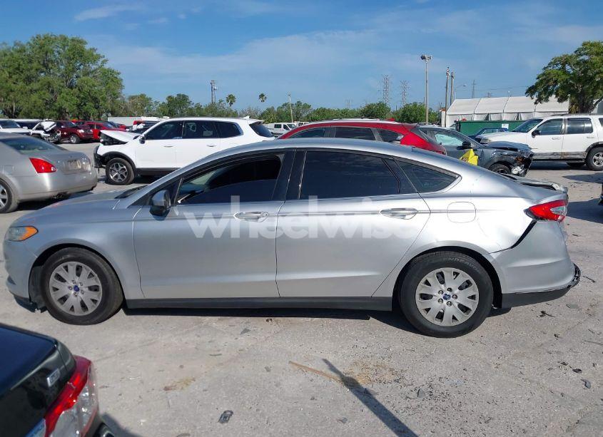 Photo 14 of 2014 Ford Fusion S (VIN 3FA6P0G7XER124010)