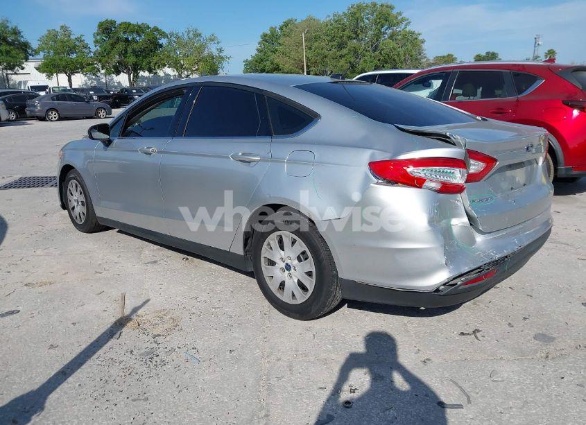 Photo 3 of 2014 Ford Fusion S (VIN 3FA6P0G7XER124010)