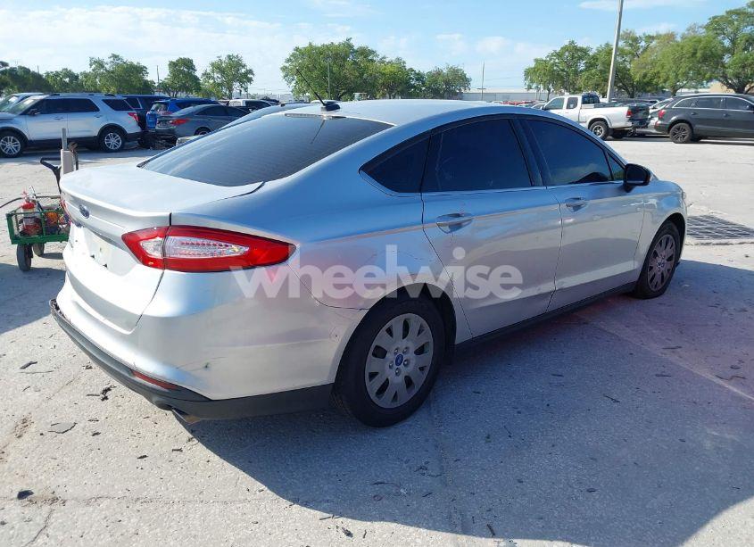 Photo 4 of 2014 Ford Fusion S (VIN 3FA6P0G7XER124010)