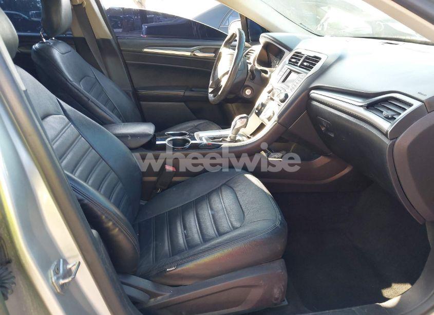 Photo 5 of 2014 Ford Fusion S (VIN 3FA6P0G7XER124010)