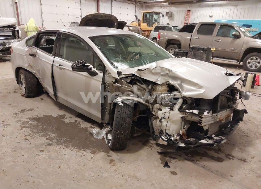 2014 Ford Fusion S (VIN 3FA6P0G7XER168525) main photo